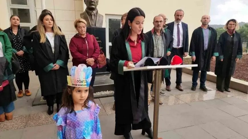 Bodrum’da Dünya Çocuk Hakları Günü Açıklaması: “Bu Ülkede Hiçbir Çocuk Kayıp Sayılamaz”