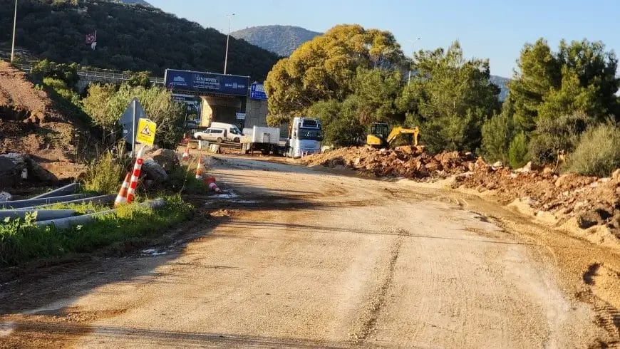 Torba Kızılağaç Yolu Su Hattı Çalışmaları Nedeniyle Trafiğe Kapatıldı